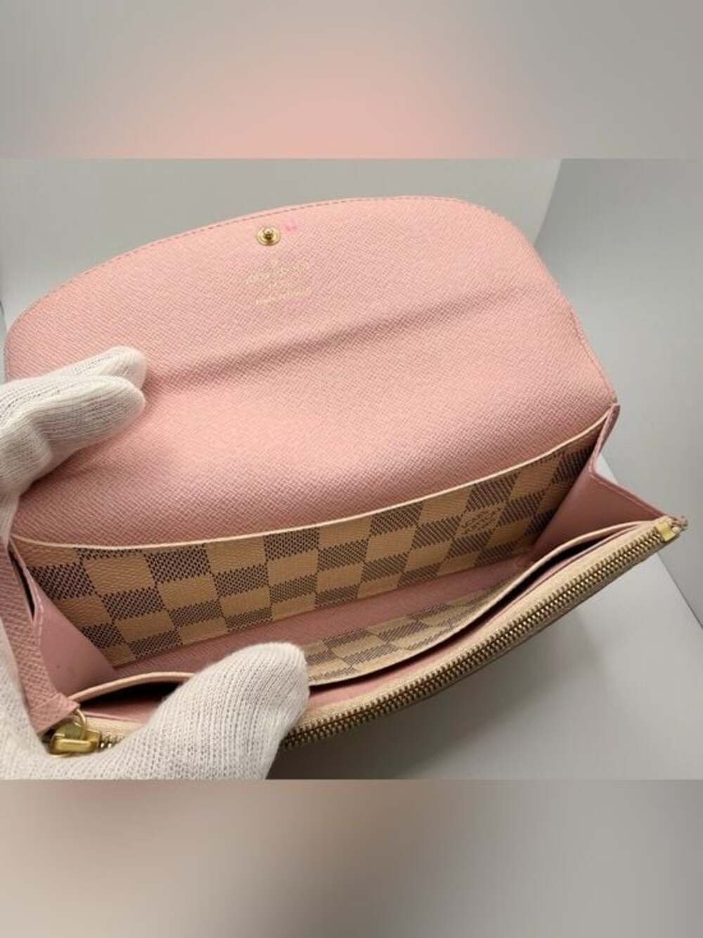 Louis Vuitton Damier Azur Emilie Wallet
Rose Ballerine - Picture 6 of 15